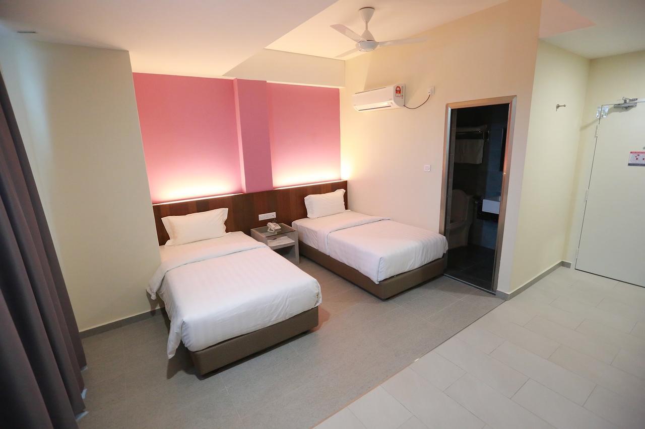 Pantai Regal Boutique Hotel Kuantan Exterior photo